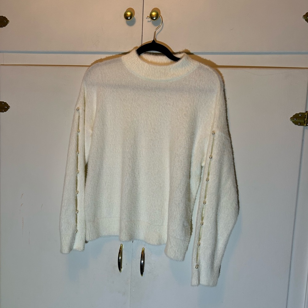 Chic nikkak Cream Women's Crew Neck Sweater - Picture 2 of 12